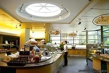 University Of Toronto-New College Residence-45 Willcocks Residence 0*, Toronto